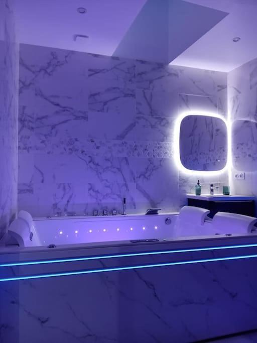 Maison Avec Jacuzzi - Louvres Proche Roissy Cdg - Paris エクステリア 写真