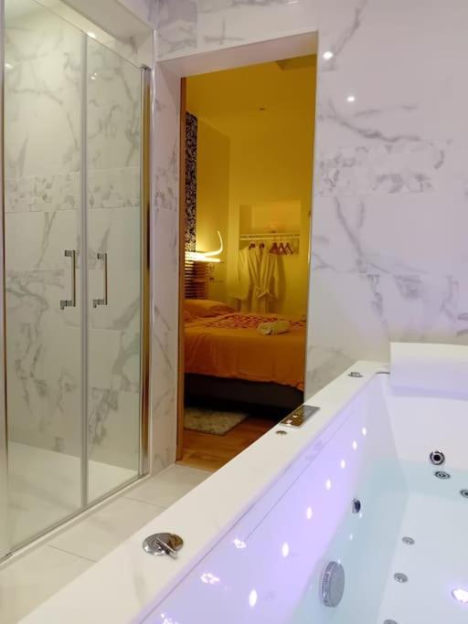 Maison Avec Jacuzzi - Louvres Proche Roissy Cdg - Paris エクステリア 写真